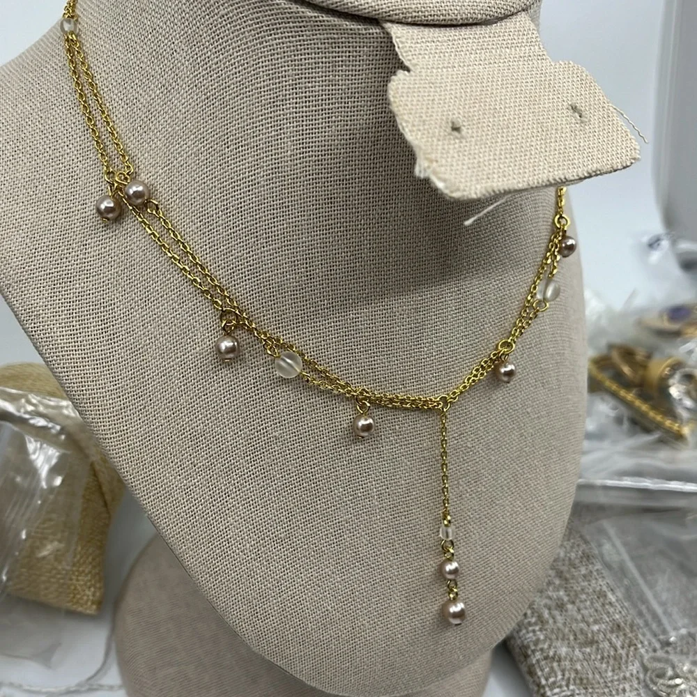 🌟 Elegant Gold-Tone Napier-Inspired Drape Necklace with Pearl Accents - Picture 4 of 14